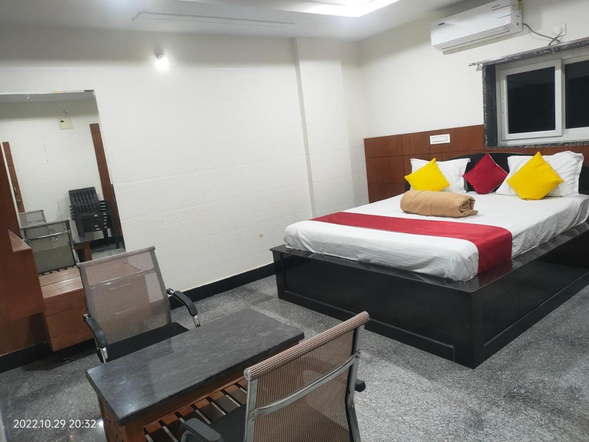 Hotel New Maruthi Inn, Lb Nagar حيدر أباد المظهر الخارجي الصورة