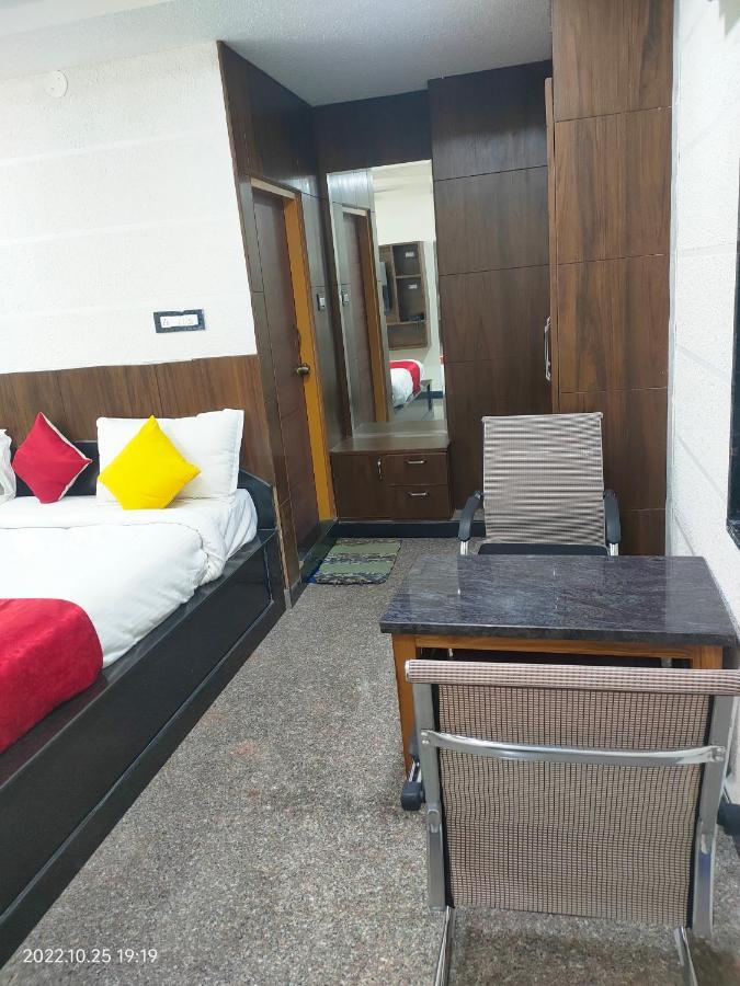 Hotel New Maruthi Inn, Lb Nagar حيدر أباد المظهر الخارجي الصورة